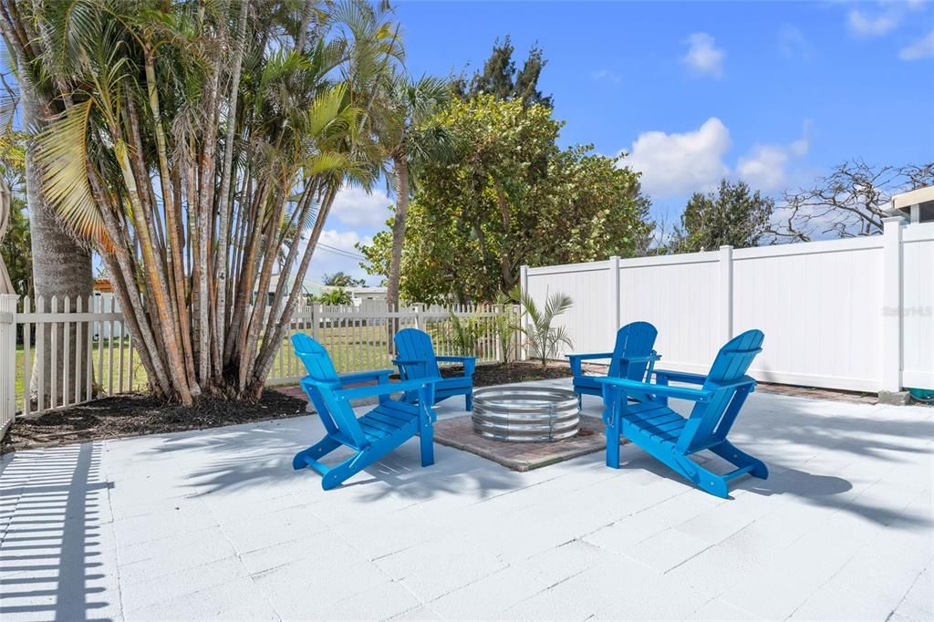 For Sale: $579,000 (2 beds, 2 baths, 1065 Square Feet)