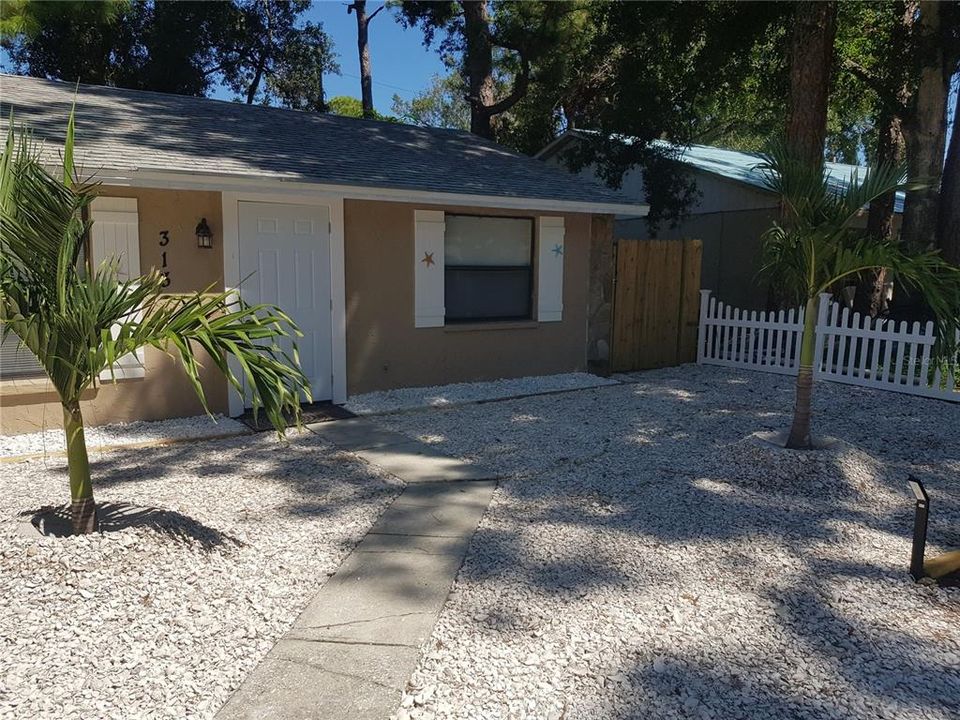 Active With Contract: $499,000 (6 beds, 0 baths, 1980 Square Feet)