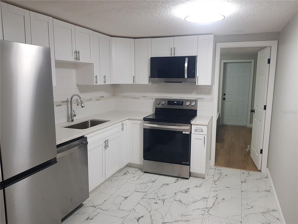 Active With Contract: $499,000 (6 beds, 0 baths, 1980 Square Feet)