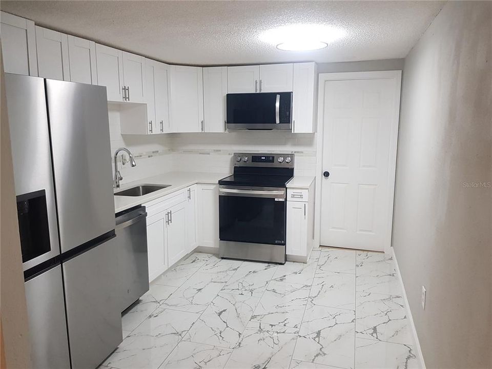 Active With Contract: $499,000 (6 beds, 0 baths, 1980 Square Feet)