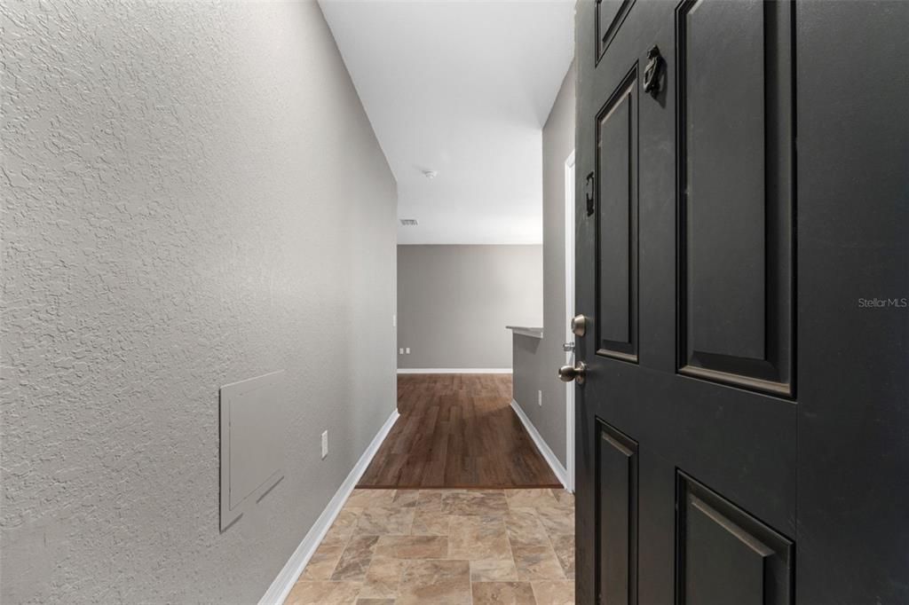 Active With Contract: $1,150 (1 beds, 1 baths, 808 Square Feet)