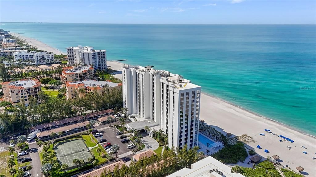 На продажу: $1,550,000 (2 спален, 2 ванн, 1470 Квадратных фут)