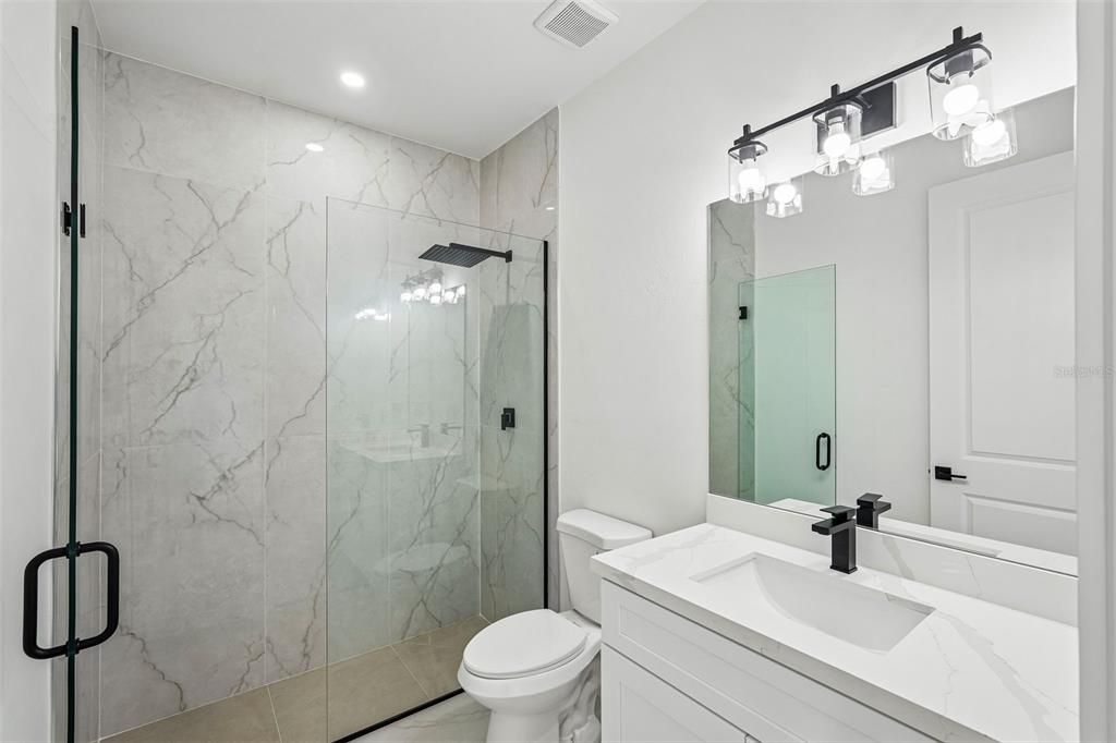 En Venta: $520,000 (6 camas, 0 baños, 2400 Pies cuadrados)