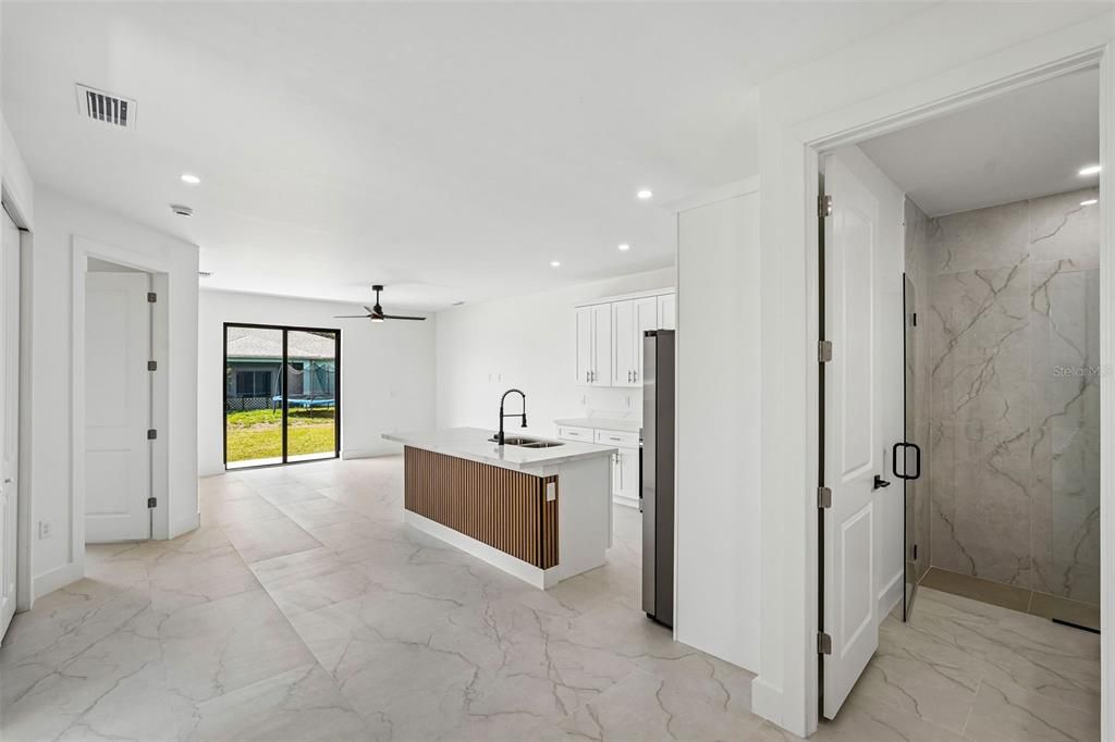 En Venta: $520,000 (6 camas, 0 baños, 2400 Pies cuadrados)