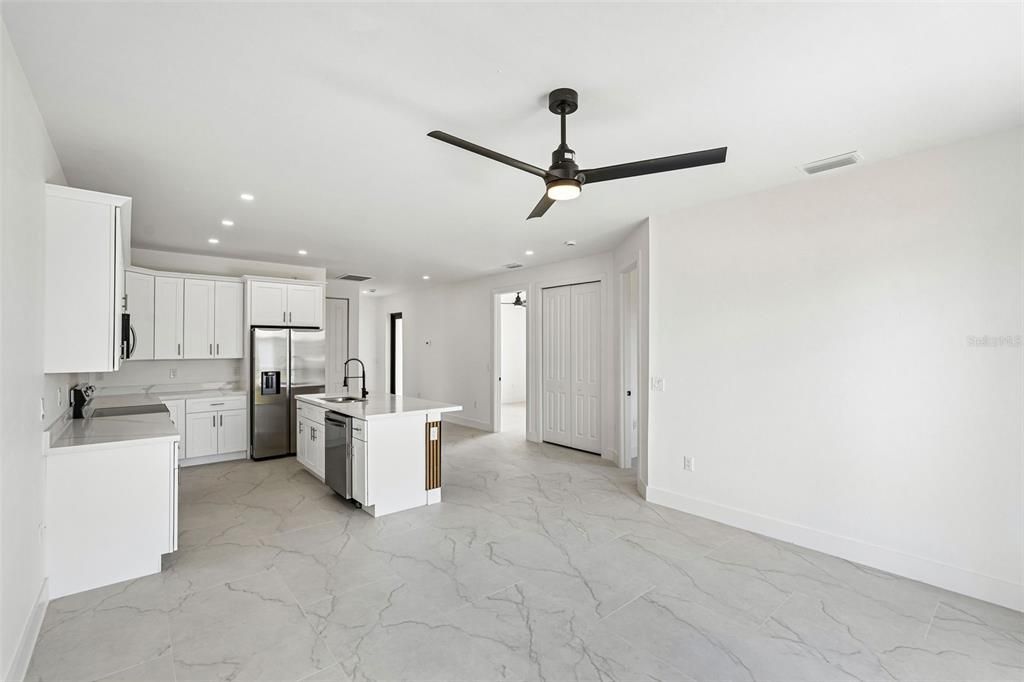 En Venta: $520,000 (6 camas, 0 baños, 2400 Pies cuadrados)