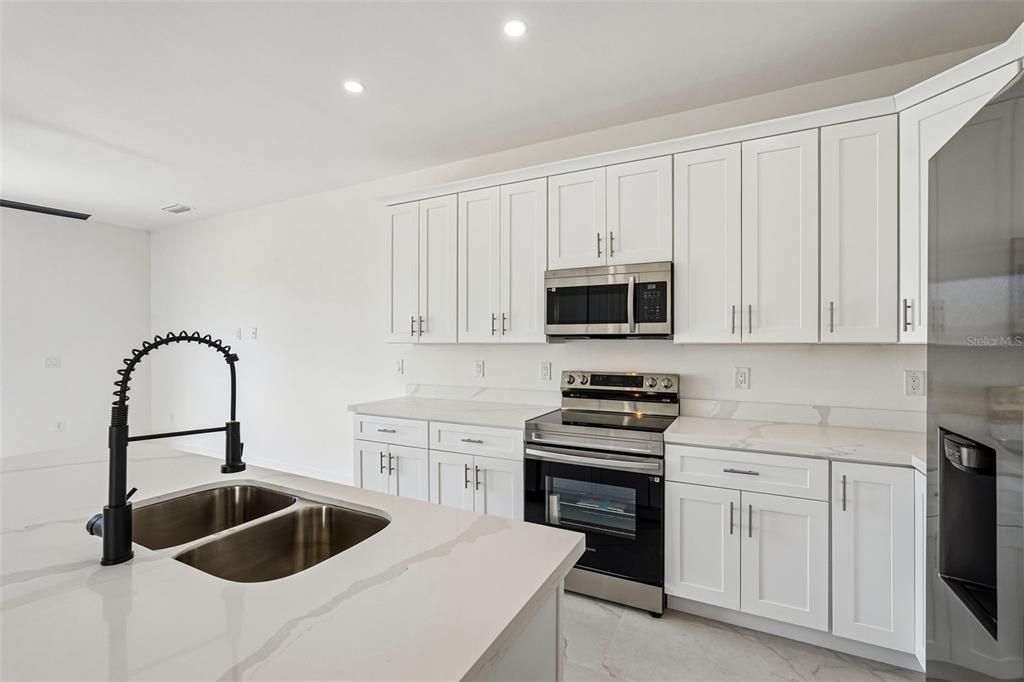 En Venta: $520,000 (6 camas, 0 baños, 2400 Pies cuadrados)