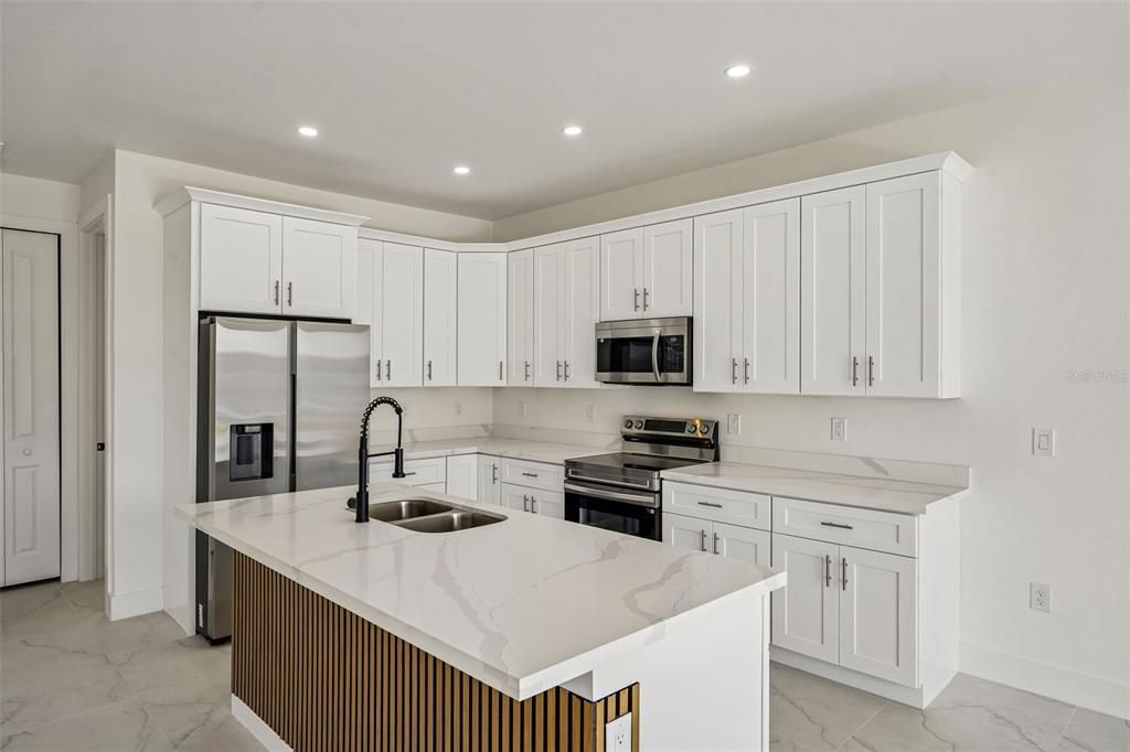 En Venta: $520,000 (6 camas, 0 baños, 2400 Pies cuadrados)