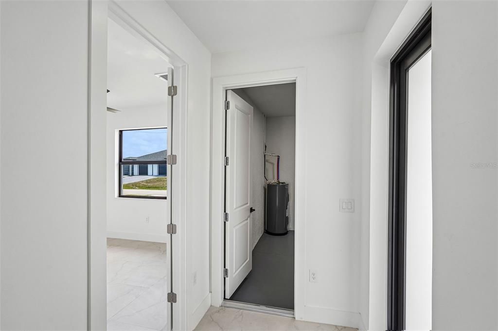 En Venta: $520,000 (6 camas, 0 baños, 2400 Pies cuadrados)