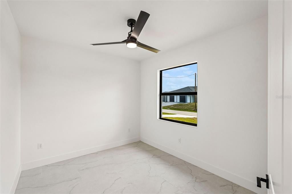 En Venta: $520,000 (6 camas, 0 baños, 2400 Pies cuadrados)