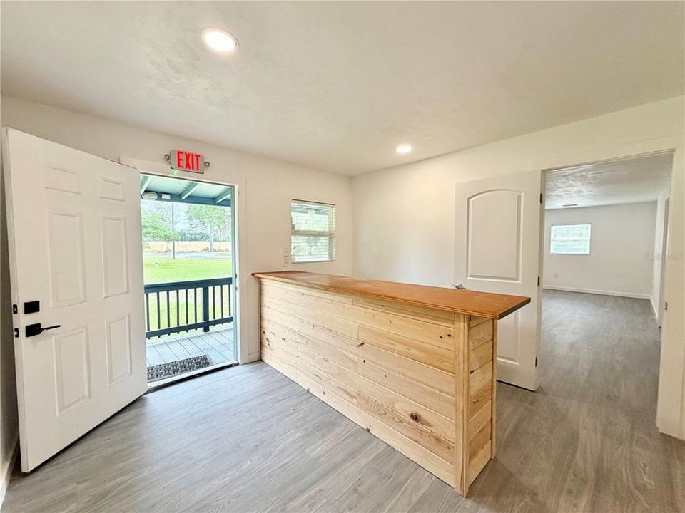 For Sale: $199,900 (0 beds, 0 baths, 828 Square Feet)