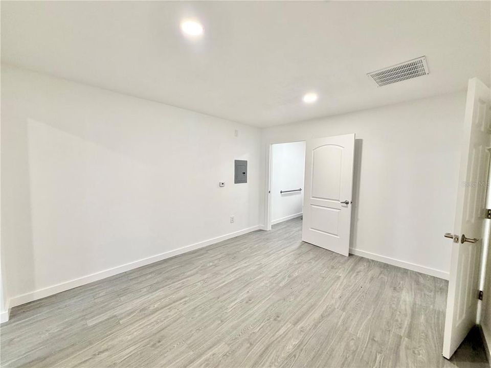 For Sale: $199,900 (0 beds, 0 baths, 828 Square Feet)