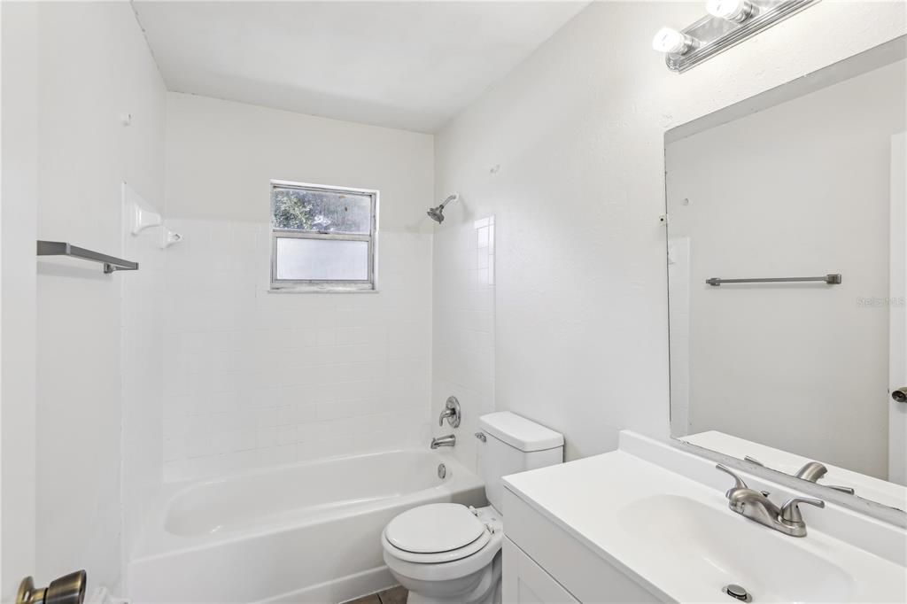 En Venta: $285,000 (4 camas, 0 baños, 1550 Pies cuadrados)