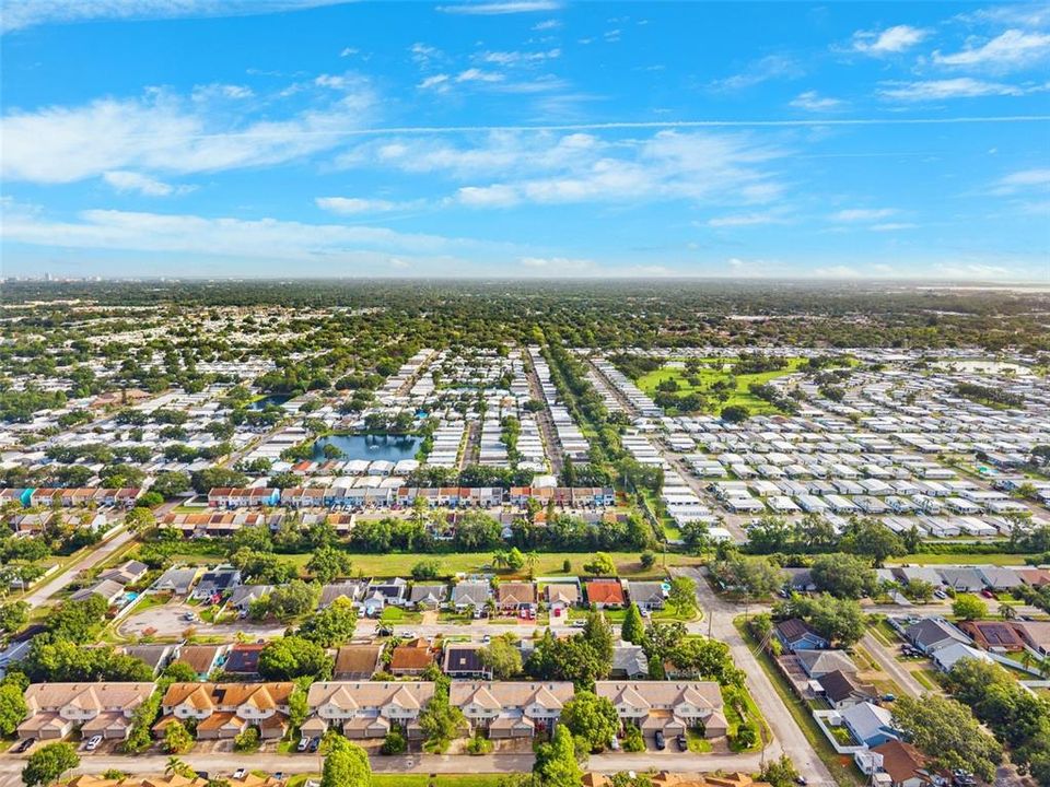 En Venta: $335,000 (3 camas, 2 baños, 1600 Pies cuadrados)