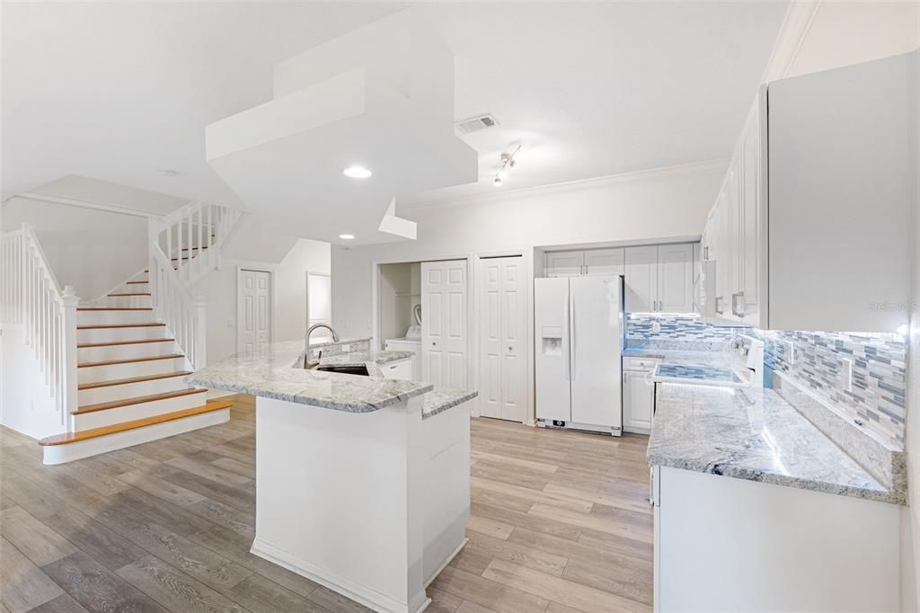 En Venta: $335,000 (3 camas, 2 baños, 1600 Pies cuadrados)