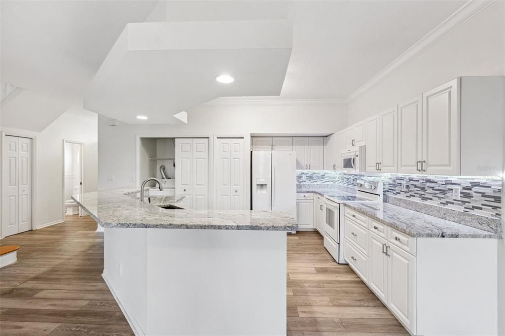 En Venta: $335,000 (3 camas, 2 baños, 1600 Pies cuadrados)