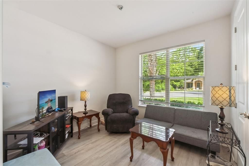 For Sale: $399,900 (3 beds, 2 baths, 1817 Square Feet)