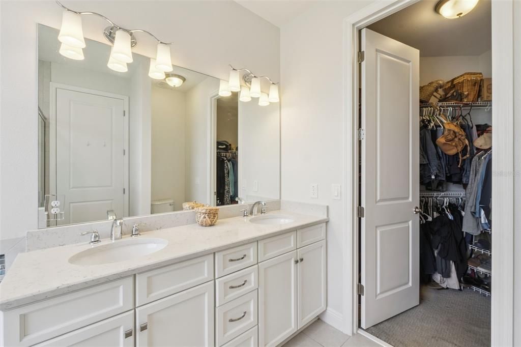 For Sale: $399,900 (3 beds, 2 baths, 1817 Square Feet)