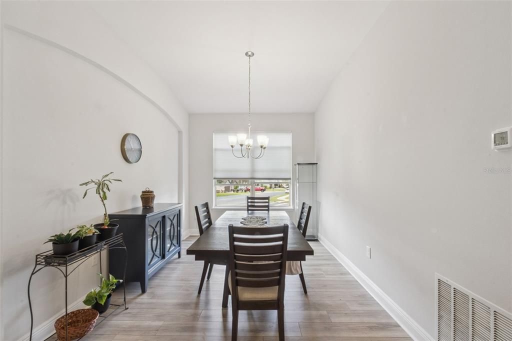 For Sale: $399,900 (3 beds, 2 baths, 1817 Square Feet)