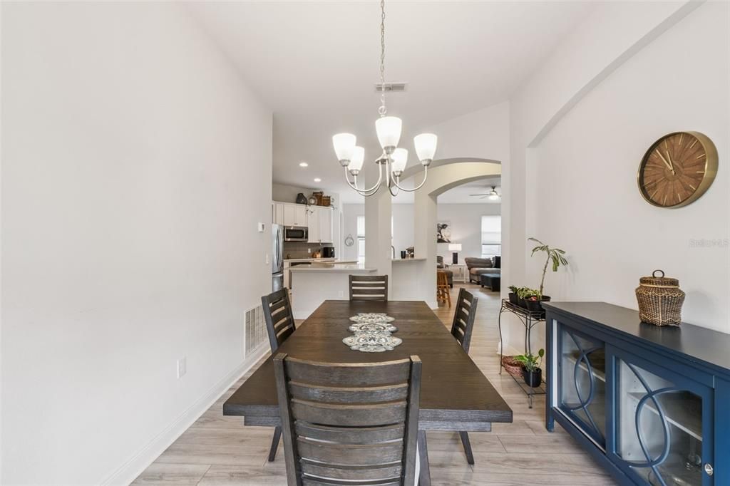 For Sale: $399,900 (3 beds, 2 baths, 1817 Square Feet)