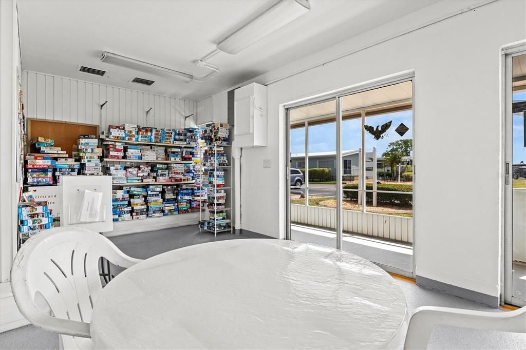 For Sale: $139,900 (2 beds, 2 baths, 1152 Square Feet)