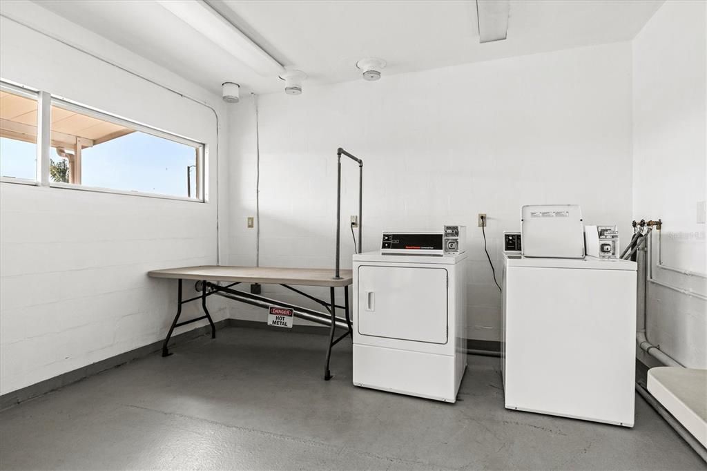 For Sale: $139,900 (2 beds, 2 baths, 1152 Square Feet)