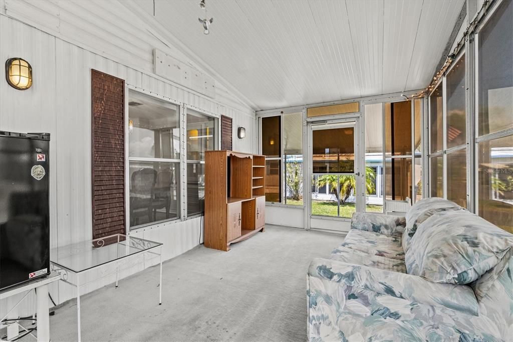 For Sale: $139,900 (2 beds, 2 baths, 1152 Square Feet)