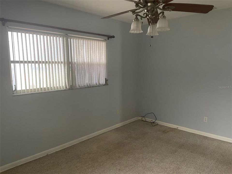 Activo con contrato: $245,000 (3 camas, 2 baños, 1560 Pies cuadrados)