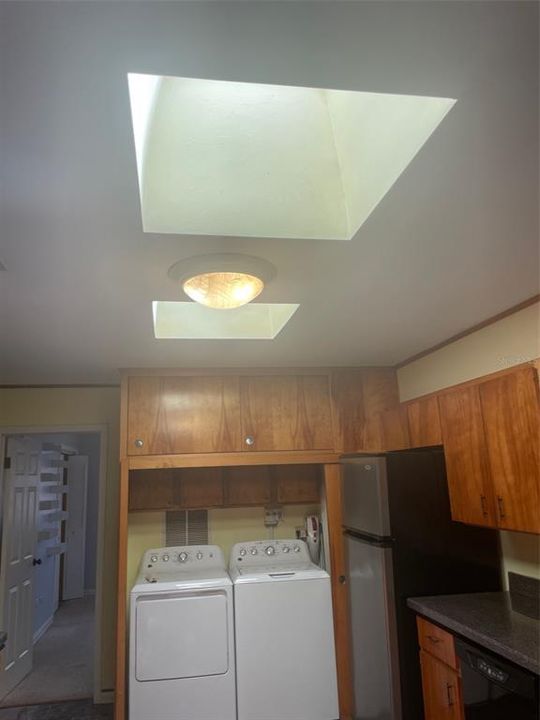 Activo con contrato: $245,000 (3 camas, 2 baños, 1560 Pies cuadrados)