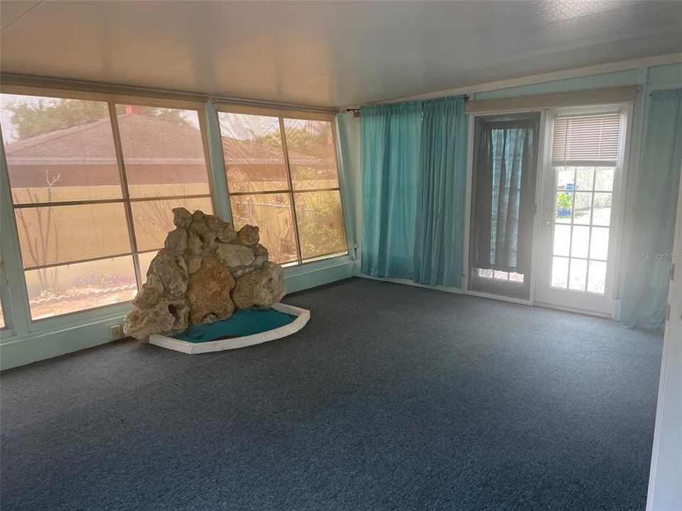 Activo con contrato: $245,000 (3 camas, 2 baños, 1560 Pies cuadrados)