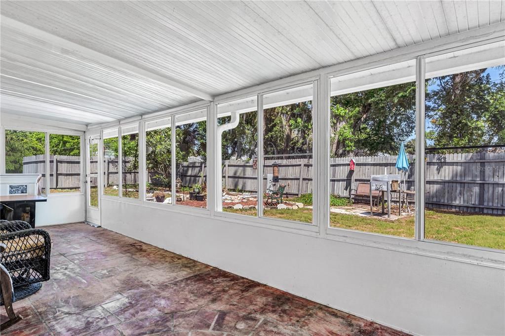 For Sale: $299,900 (4 beds, 2 baths, 1564 Square Feet)