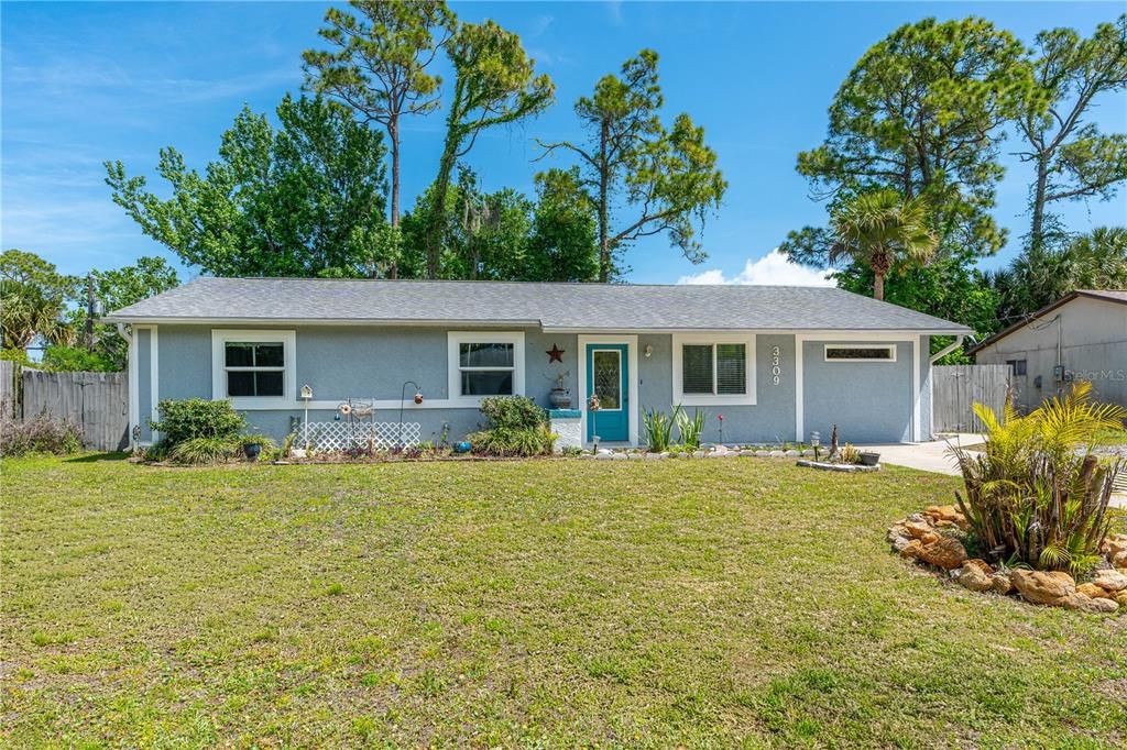 For Sale: $299,900 (4 beds, 2 baths, 1564 Square Feet)