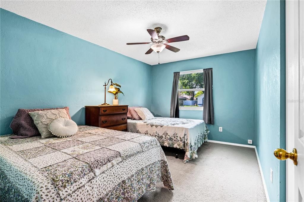 For Sale: $299,900 (4 beds, 2 baths, 1564 Square Feet)