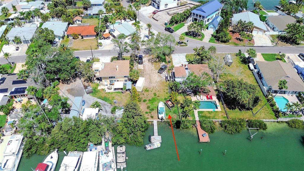 На продажу: $895,000 (0.16 acres)