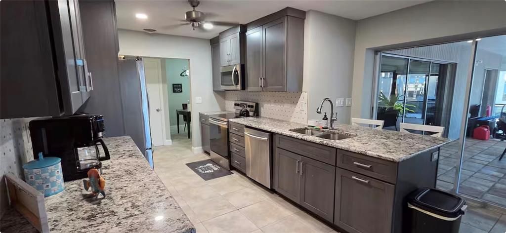 Active With Contract: $700,000 (3 beds, 2 baths, 1557 Square Feet)