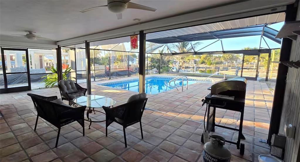 Active With Contract: $700,000 (3 beds, 2 baths, 1557 Square Feet)