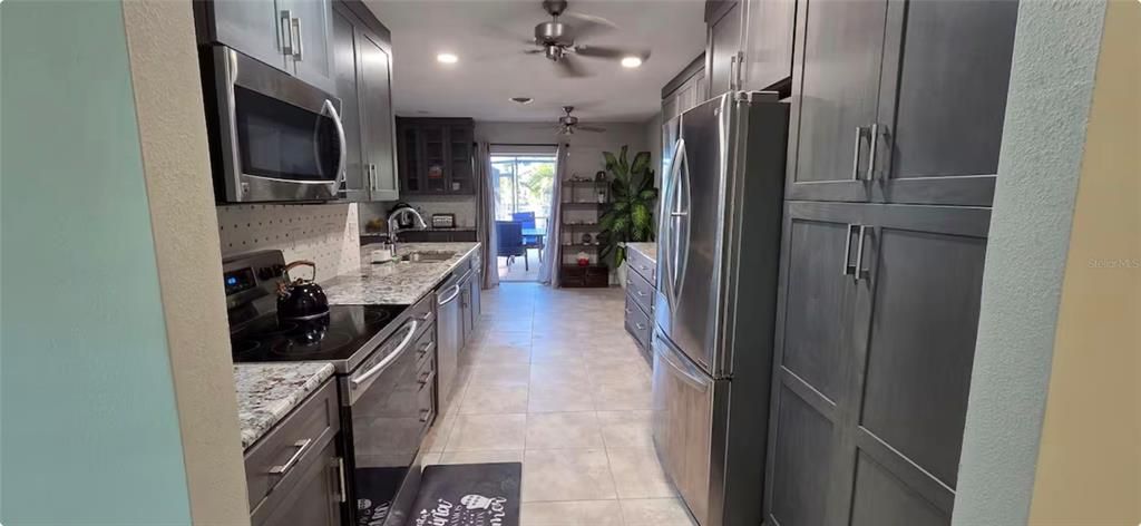 Active With Contract: $700,000 (3 beds, 2 baths, 1557 Square Feet)