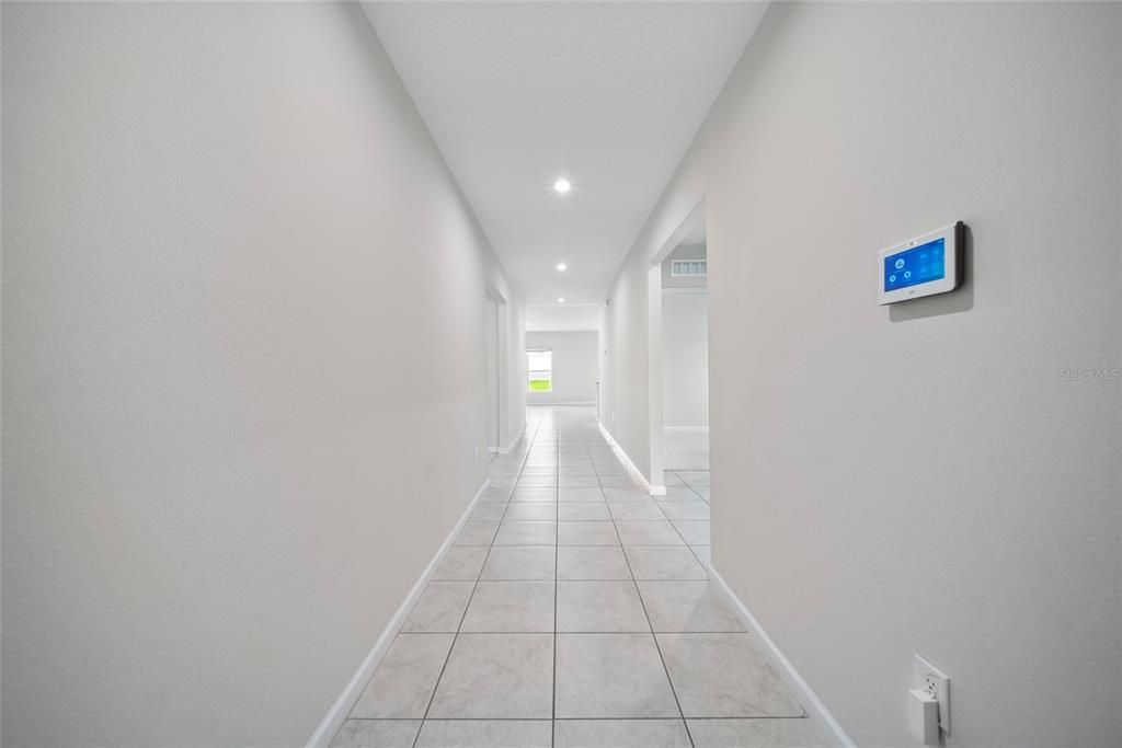 Под контрактом: $299,999 (4 спален, 2 ванн, 1703 Квадратных фут)