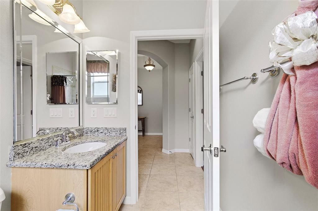 En Venta: $725,000 (3 camas, 2 baños, 2159 Pies cuadrados)