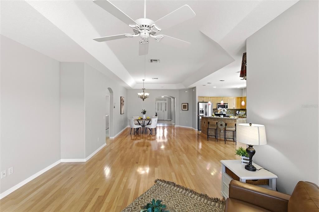 En Venta: $725,000 (3 camas, 2 baños, 2159 Pies cuadrados)