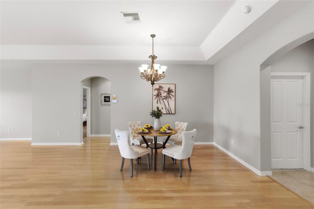 En Venta: $725,000 (3 camas, 2 baños, 2159 Pies cuadrados)