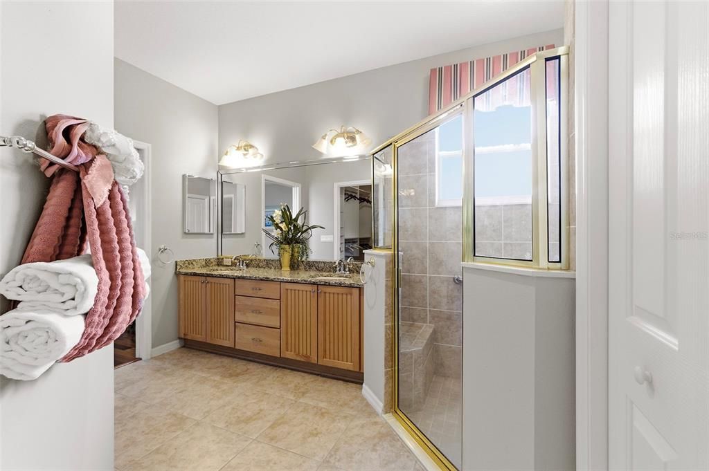 En Venta: $725,000 (3 camas, 2 baños, 2159 Pies cuadrados)