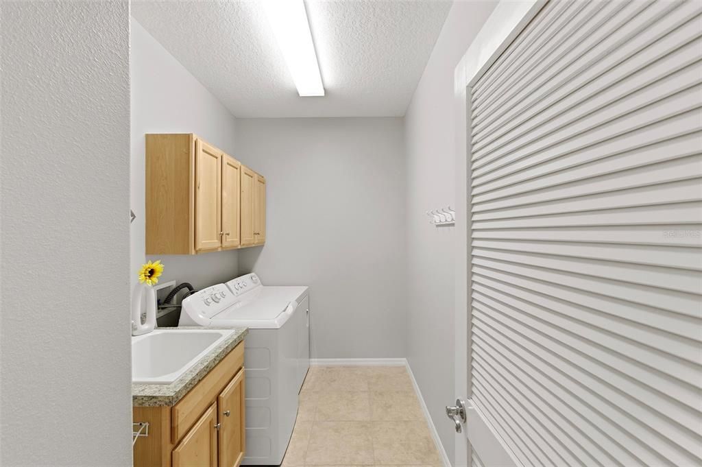 En Venta: $725,000 (3 camas, 2 baños, 2159 Pies cuadrados)