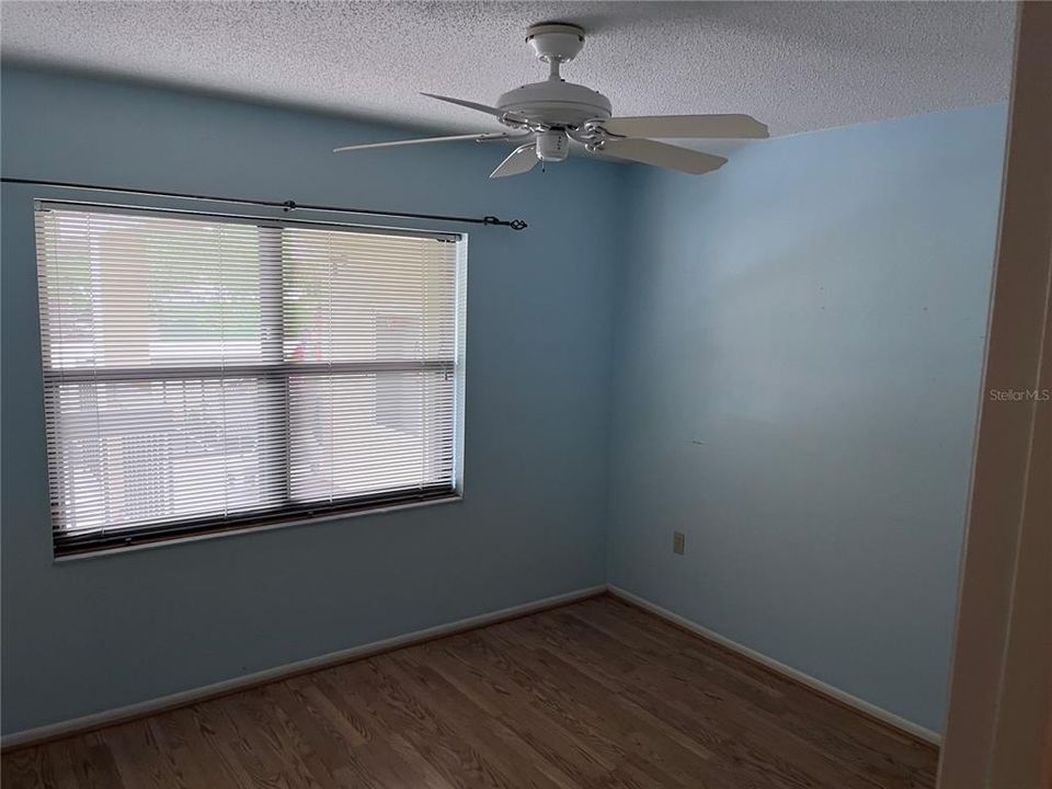 На продажу: $114,412 (2 спален, 2 ванн, 1050 Квадратных фут)