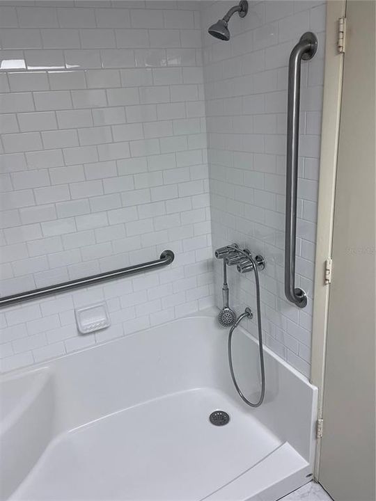 На продажу: $114,412 (2 спален, 2 ванн, 1050 Квадратных фут)