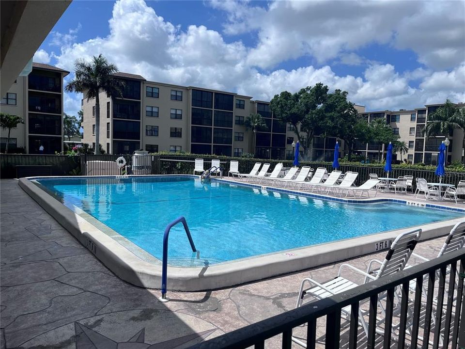 На продажу: $114,412 (2 спален, 2 ванн, 1050 Квадратных фут)