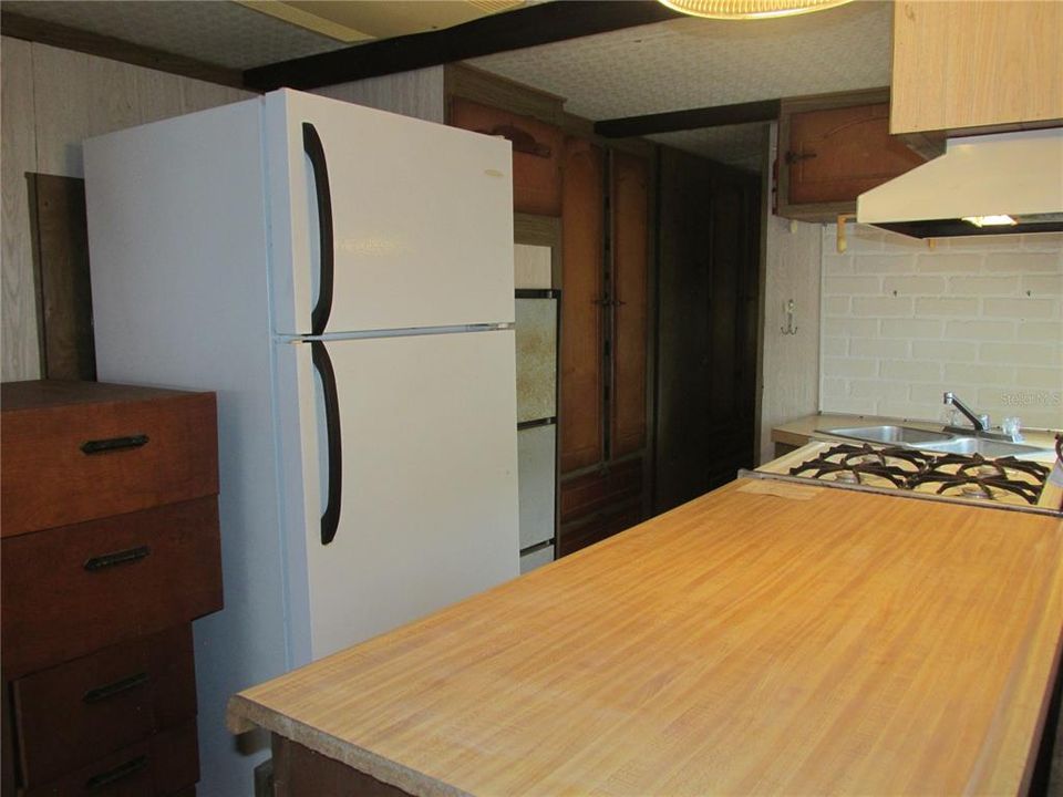 На продажу: $55,000 (1 спален, 1 ванн, 608 Квадратных фут)