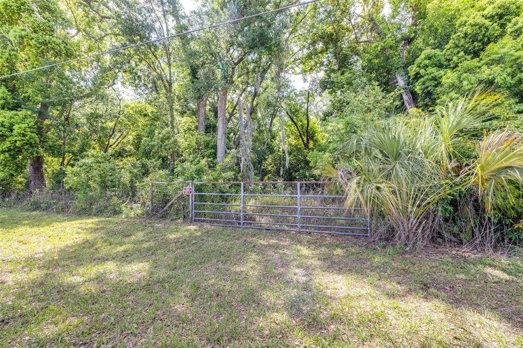 En Venta: $525,000 (5.10 acres)