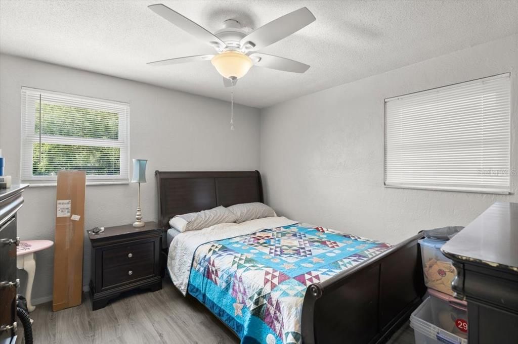 For Sale: $515,000 (5 beds, 2 baths, 2200 Square Feet)