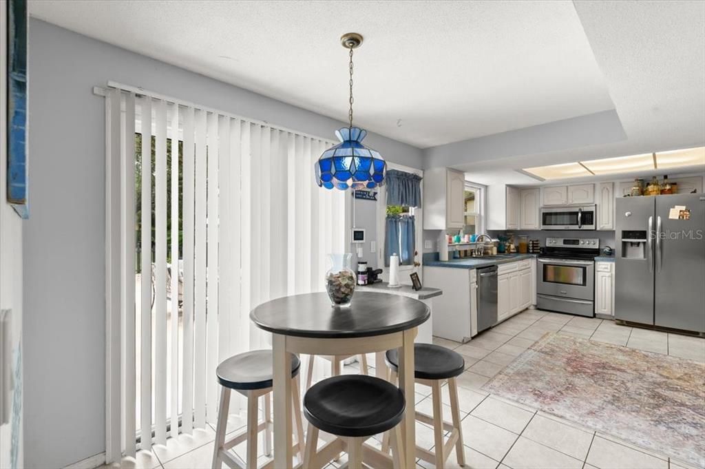 For Sale: $515,000 (5 beds, 2 baths, 2200 Square Feet)