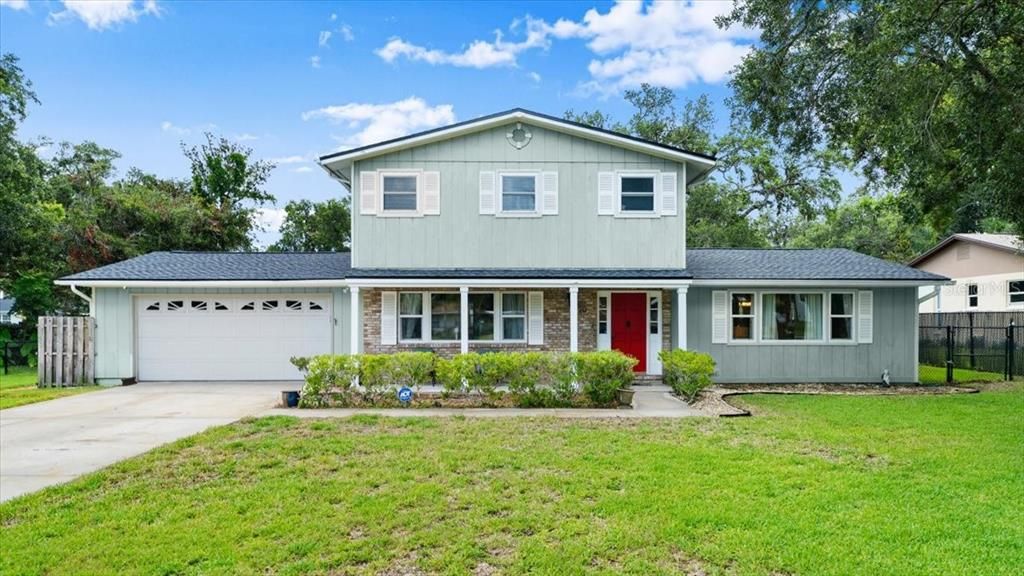For Sale: $515,000 (5 beds, 2 baths, 2200 Square Feet)
